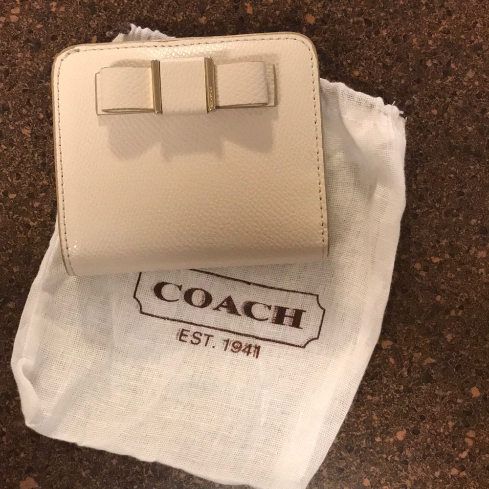 Coach Bow Wallet - Cream Color